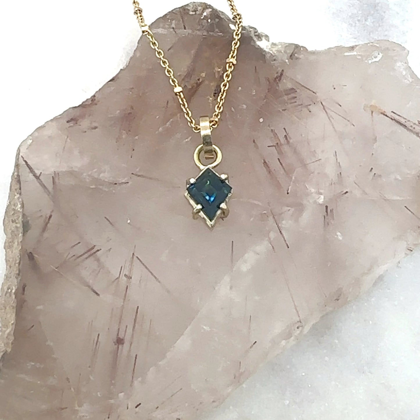 Kite Sapphire & Gold Pendant