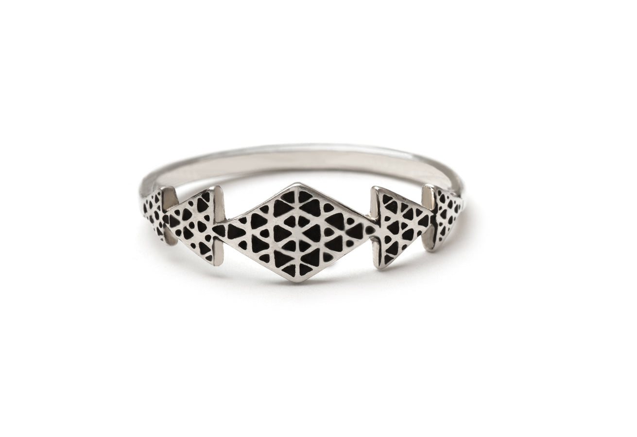 Tri Arrow Band